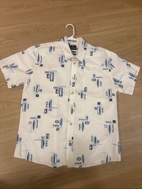 Quiksilver White Short-Sleeve Button-Up with Blue Surf Print